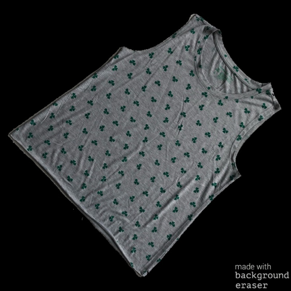3/$10, 4/$12, 5/$14, 6/$16 Shamrock sleeveless T-shirt size L